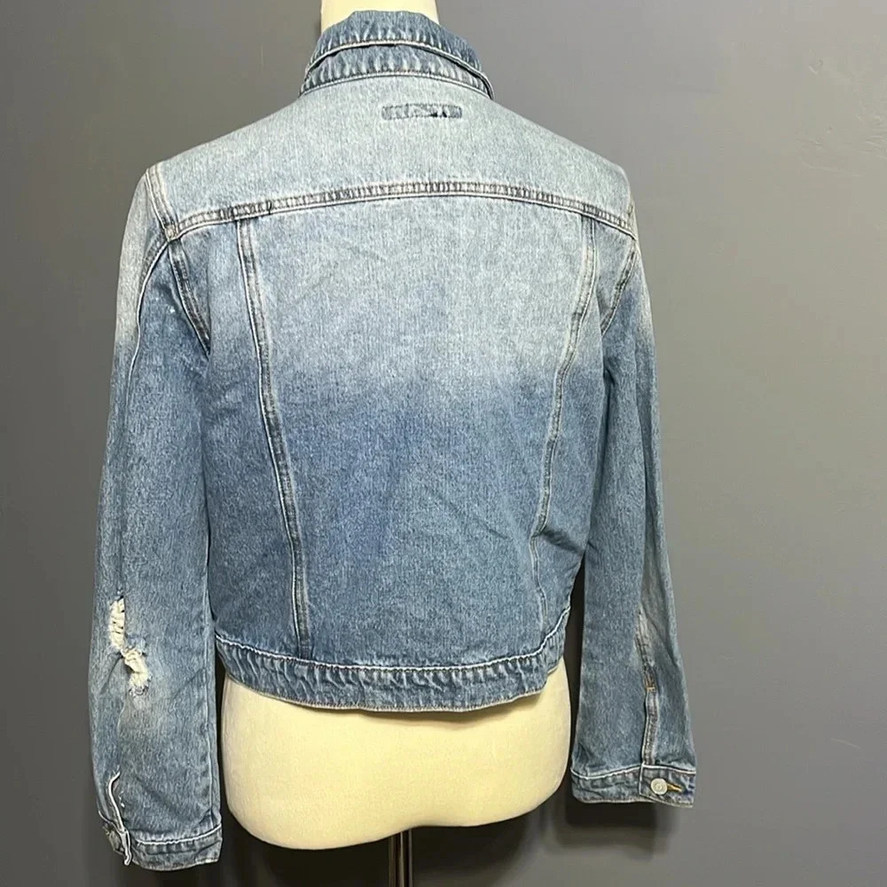 Vigoss jean jacket size small distressed  - Picture 4 of 9